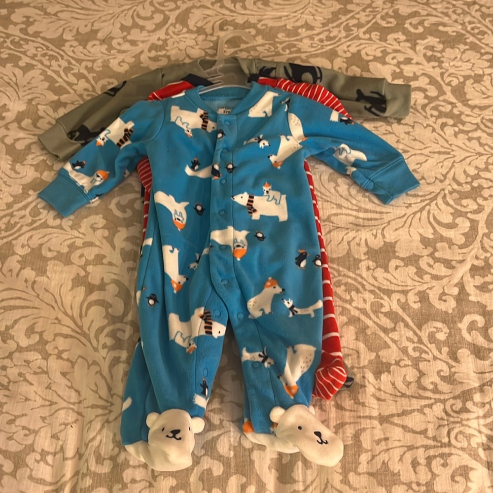 EUC Carter’s Boy’s 3 month Sleepwear bundle